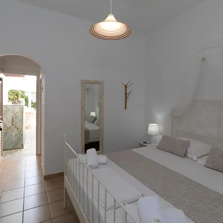 Irini Guest house