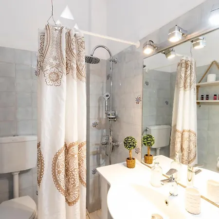 Irini Guest house *