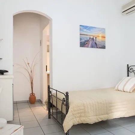 Guest house Irini 4*